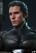 Hot-Toys-Dark-Knight-Batman-Quarter-Scale-006