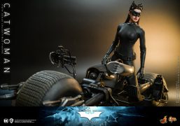 Hot-Toys-TDKR-Catwoman-009
