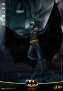 Hot-Toys-Batman-1989-Figure-002