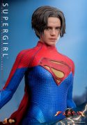 Hot-Toys-Flash-Supergirl-02